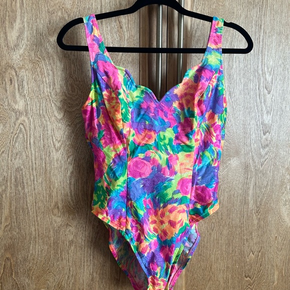 Vintage Floral Swimsuit – Fits Size 8 - Picture 1 of 4